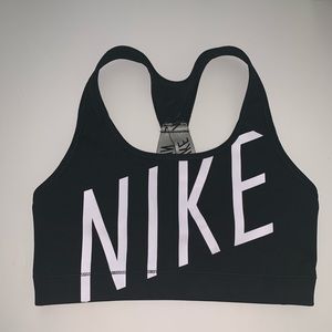 Nike Classic  Strappy Logo Sport Bra